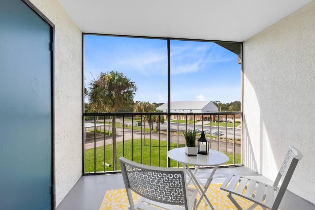 Oasis 317 - Space To Unwind Apartment Titusville Exterior photo